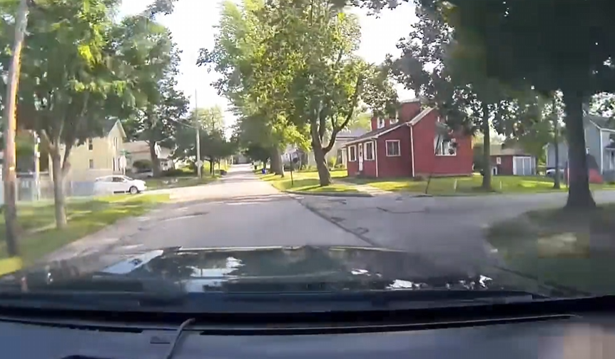 Cops Couldn Keep Straight Face During Arrest_part2