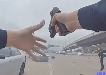 Bodycam of Wild Shootout Between year old Houston Police_part2