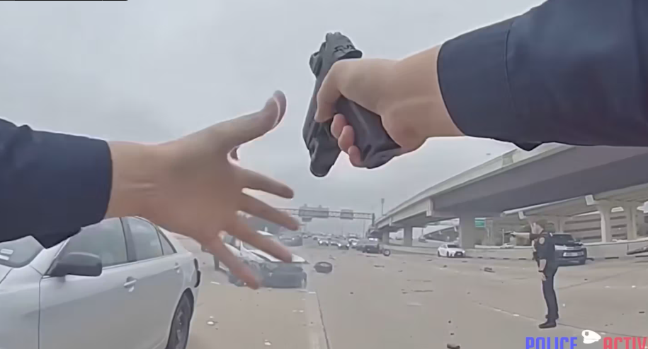 Bodycam of Wild Shootout Between year old Houston Police_part2