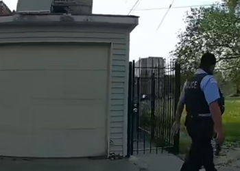 Bodycam Shows Man Shoot Chicago Police Officer Point Blank Range_part2