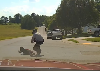 Dashcam Shows Trooper Shooting Man Who Came Out Of His Car Gun in His Hand_part2