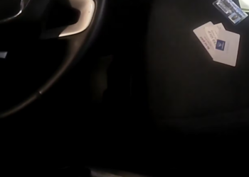 Bodycam Shows Deputies Mistaking Bird Poop Cocaine During Arrest_part2