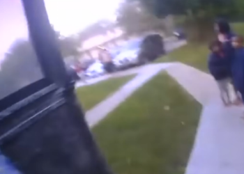 Bodycam Shows Efforts To Save Woman Children Trapped in Burning_part2