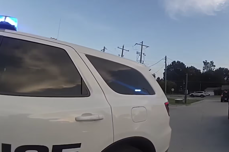 Arkansas Officer Confronts Constable After Woman Feared He Was Fake Cop During Chase_part2