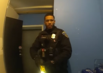 Baltimore Police Shoot Suspect After Charging Towards Officers Combat Knife_part2