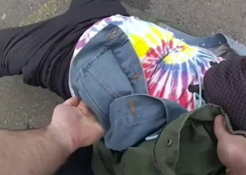 Haven Police Officer Catches Shoplifter After Stealing Clothes_part2