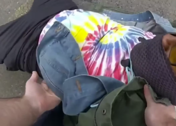 Haven Police Officer Catches Shoplifter After Stealing Clothes_part2