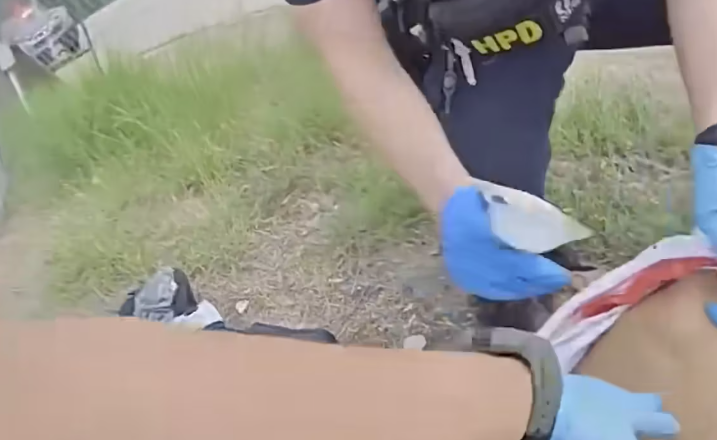 Houston Police Officers Shoot Men During Gun Battle in Texas_part2